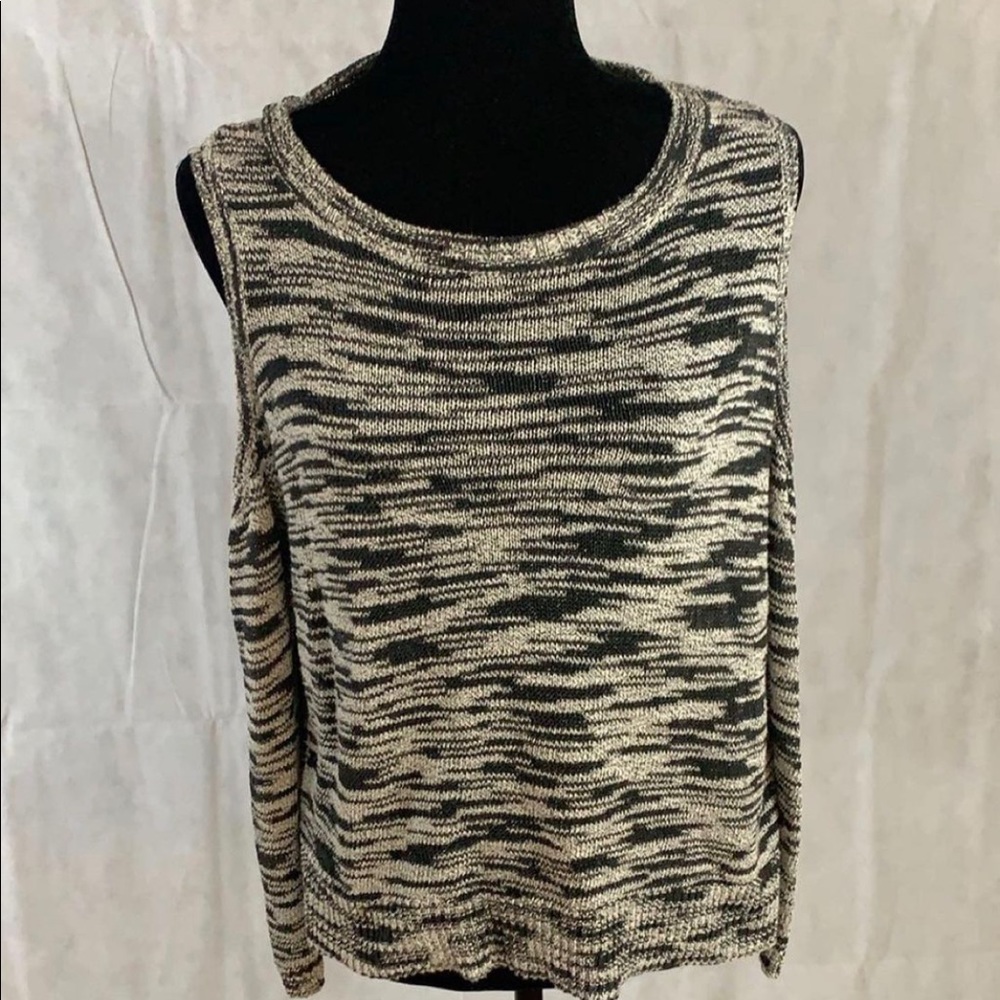 Express : cold shoulder light weight sweater.